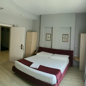 theranda-hotel.hotels-in-tirana.com/