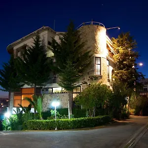 hotel-baron.hotels-in-tirana.com/